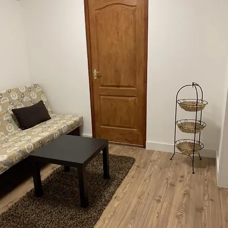 Várlak *